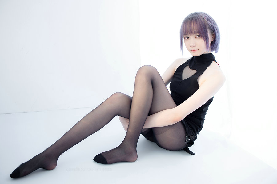 森萝财团写真 – [X-051] 20D黑丝踩物 [111P1V-2.45GB]-优选资源网
